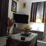 Check In & Chill Inn Apartmán Tirana