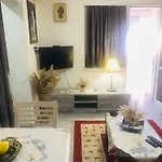 Check In & Chill Inn Apartmán Tirana