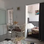 Check In & Chill Inn * Tirana