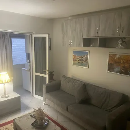 Lovely Studio Flat Διαμέρισμα Τίρανα
