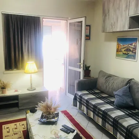 Lovely Cozzy Flat * Tirana