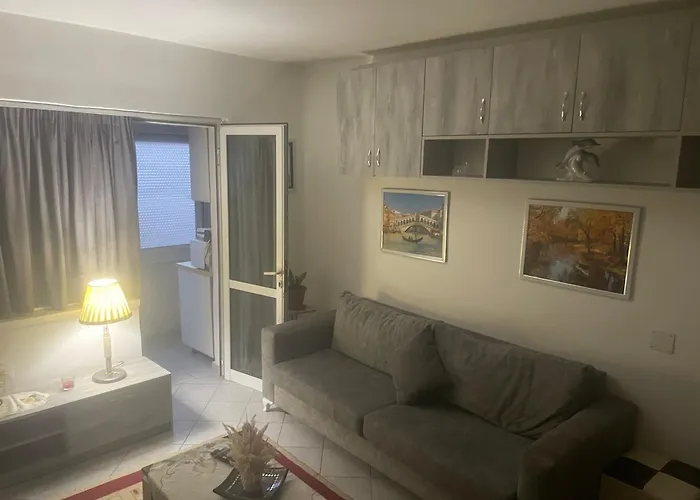 Chill Inn, Into A Cozzy Space Apartament Tirana