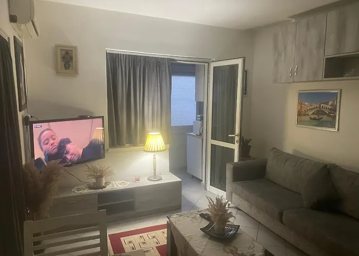 Chill Inn, Into A Cozzy Space Apartament *