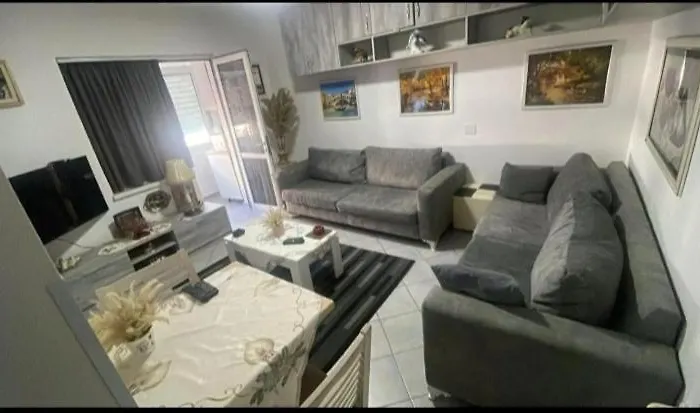 Apartment Check In & Chill Inn *